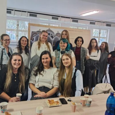 Editoriál 2 – organizačné stretnutie Klubu editorov a stretnutie s úspešnými absolventkami Tatianou Sadloňovou a Vladimírou Barnákovou